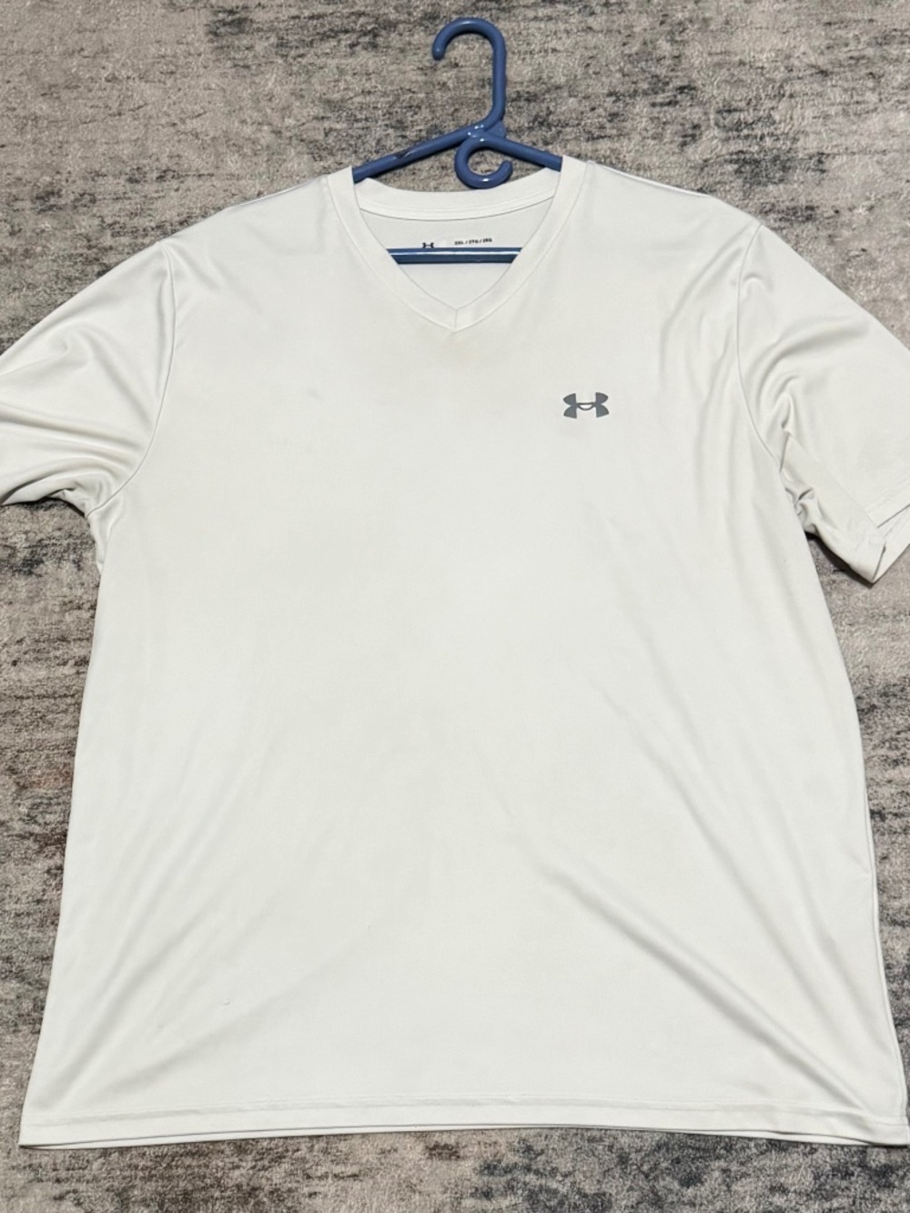 Under Armour White V-Neck Performance Shirt XXL